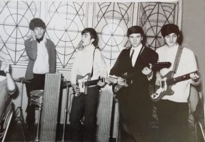 ROCKNROLL  ŠEZDESETIH  U ŠAPCU: GRUPA  69 – VIS  KARDINALI